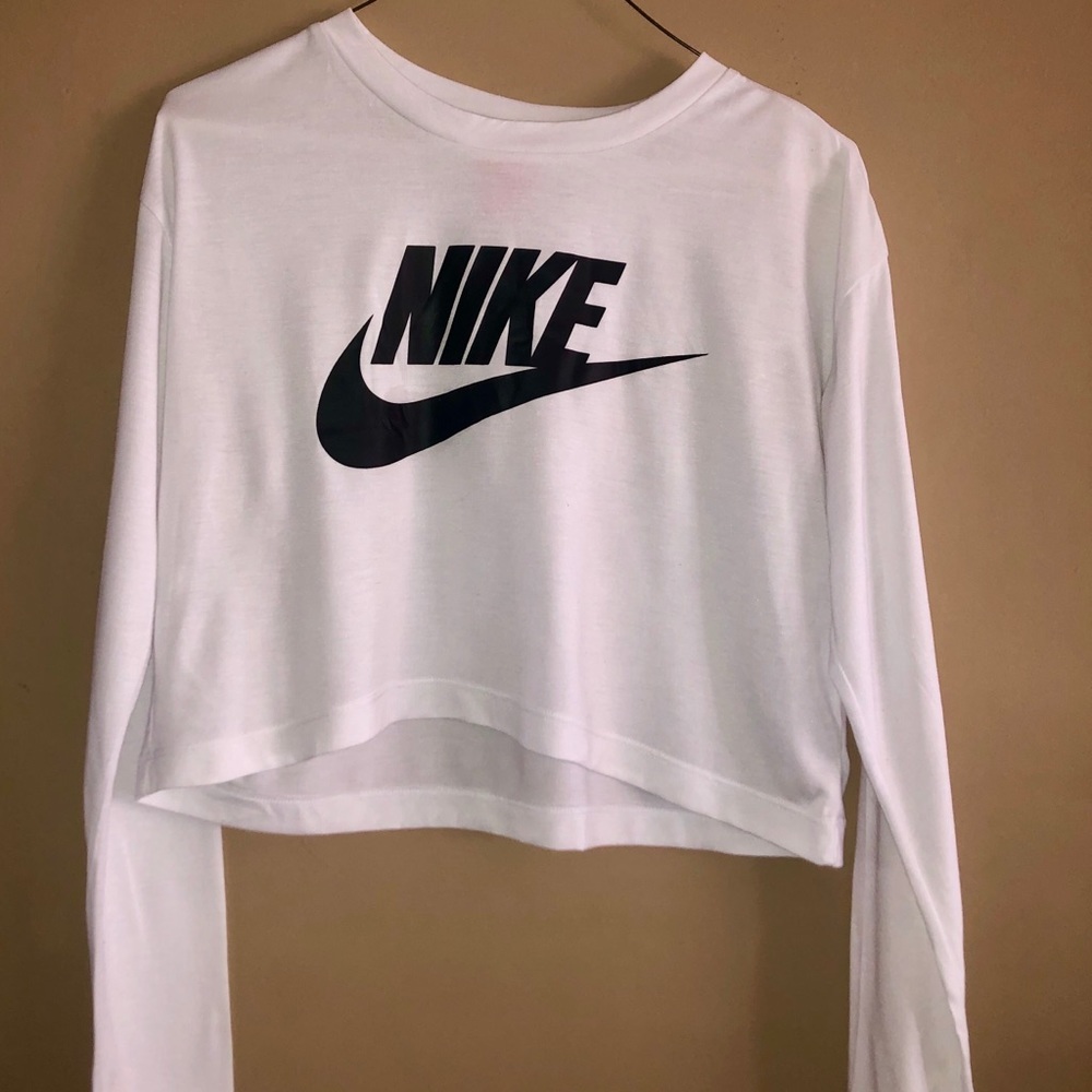 Nike long sleeve t-shirt